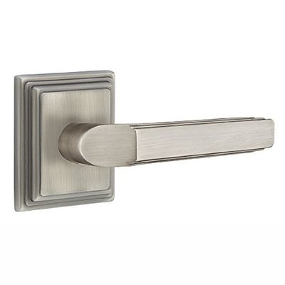 Passage Right Handed Milano Door Lever With Wilshire Rose in Pewter