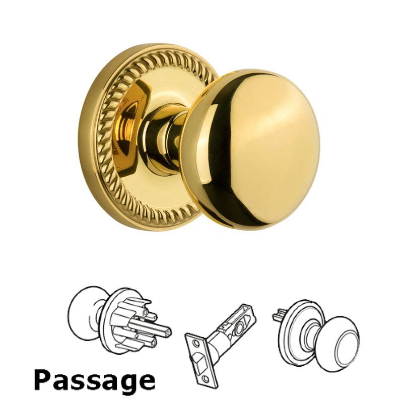 Grandeur Newport Plate Passage with Fifth Avenue Knob in Polished Brass