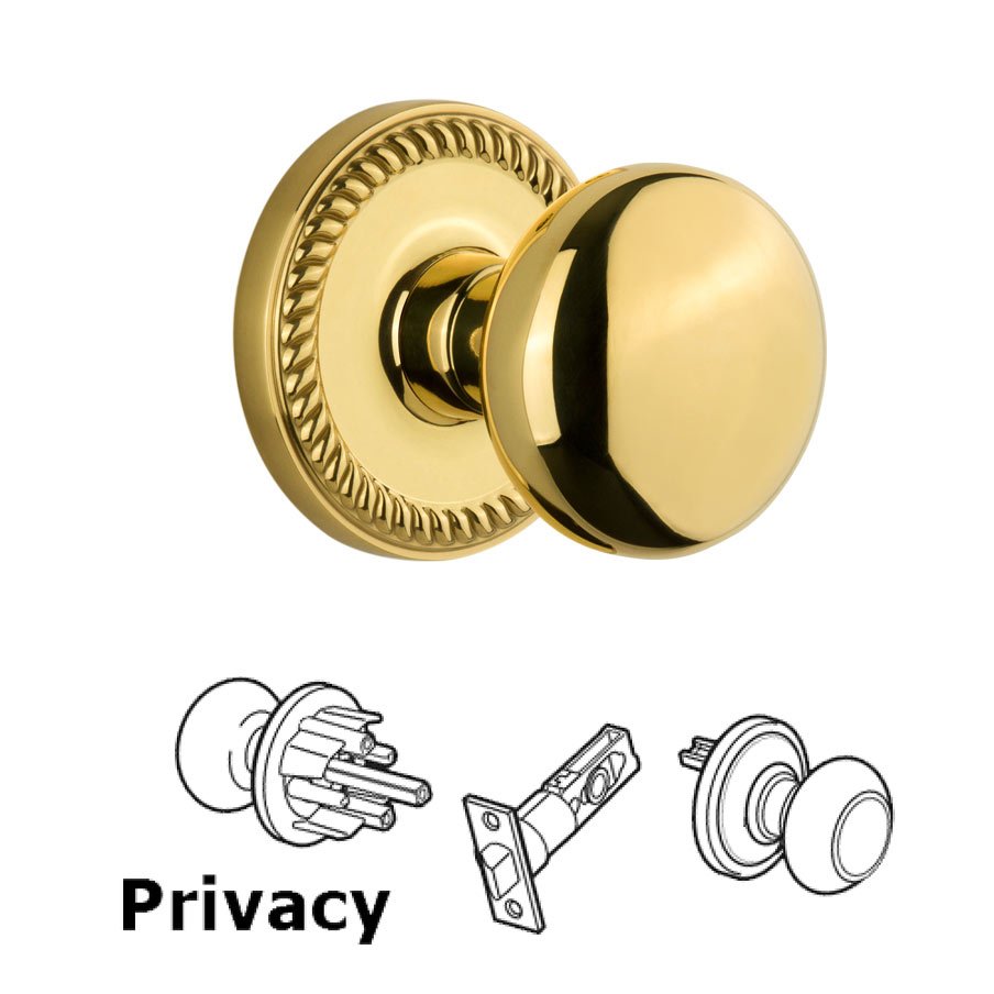 Grandeur Newport Plate Privacy with Fifth Avenue Knob in Lifetime Brass