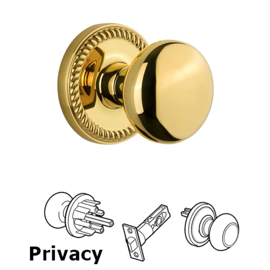 Grandeur Newport Plate Privacy with Fifth Avenue Knob in Polished Brass