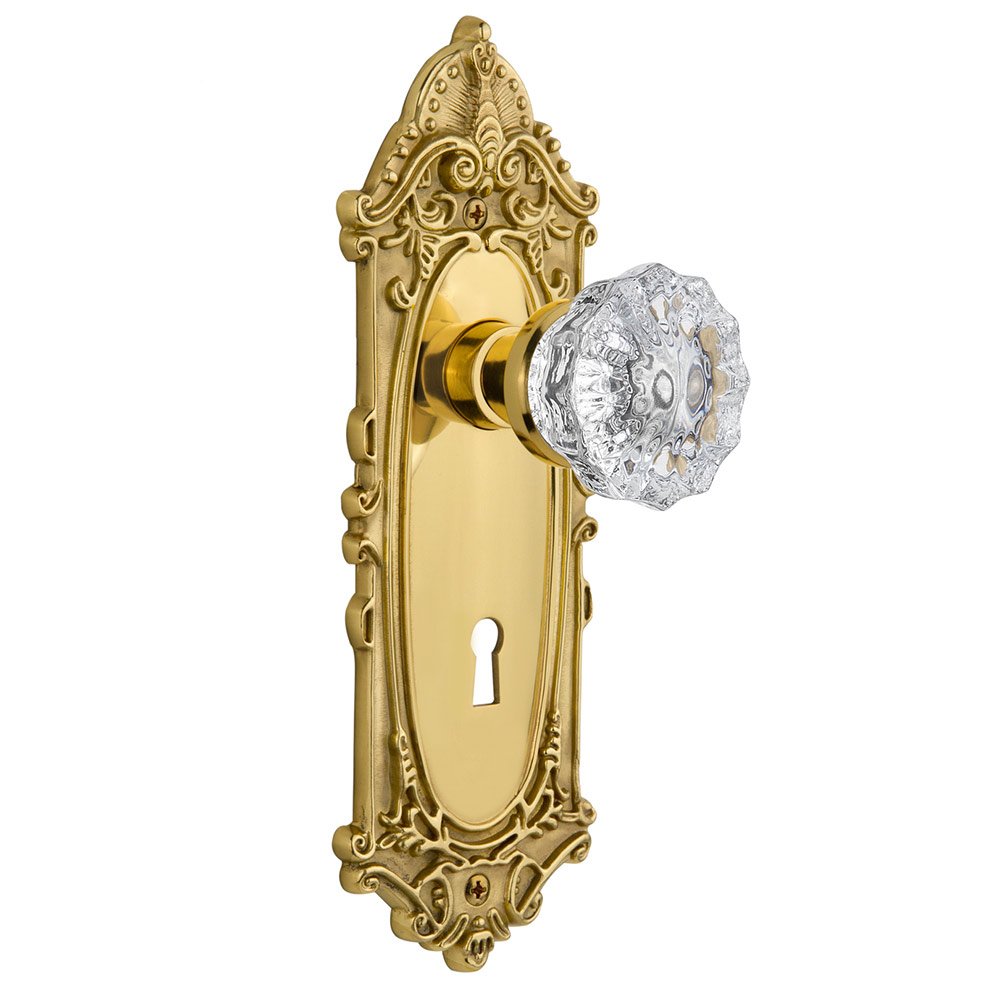 Passage Victorian Plate with Keyhole and Crystal Glass Door Knob in Polished Brass