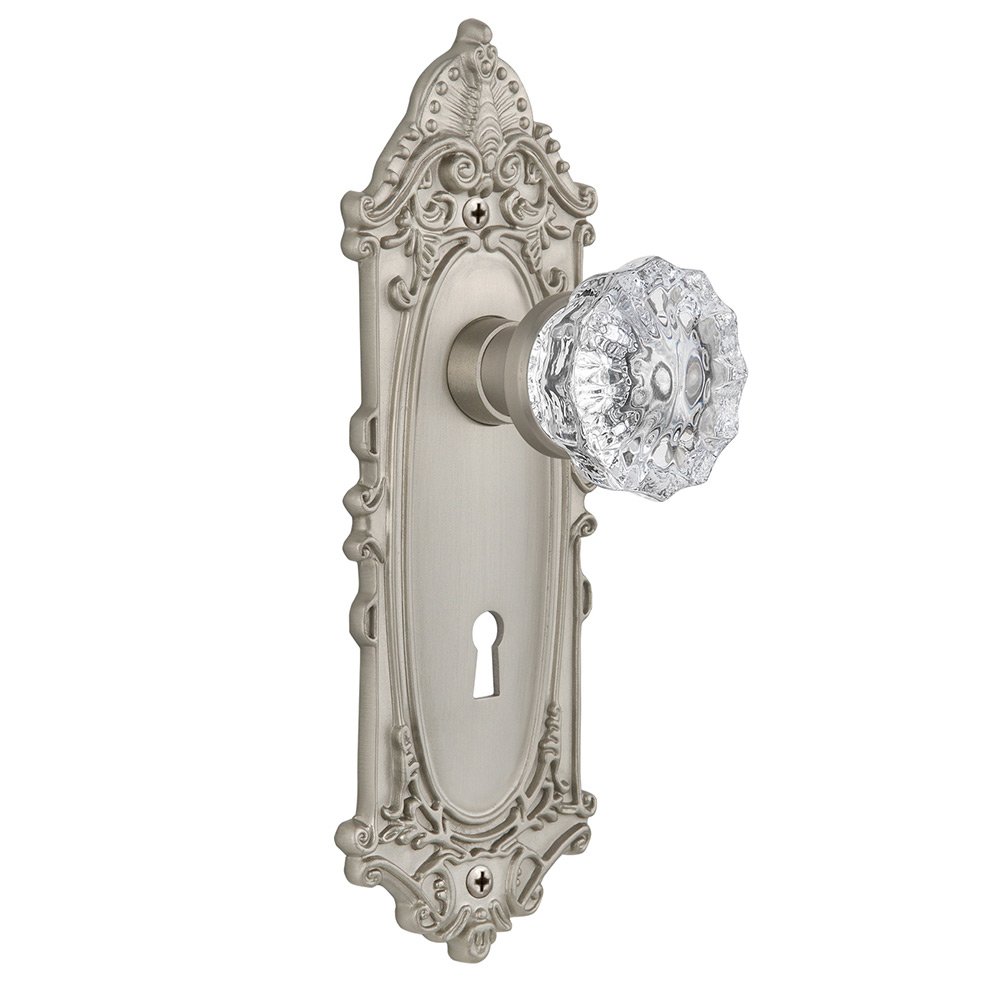 Privacy Victorian Plate with Keyhole and Crystal Glass Door Knob in Satin Nickel