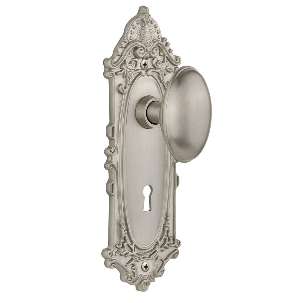 Privacy Victorian Plate with Keyhole and Homestead Door Knob in Satin Nickel