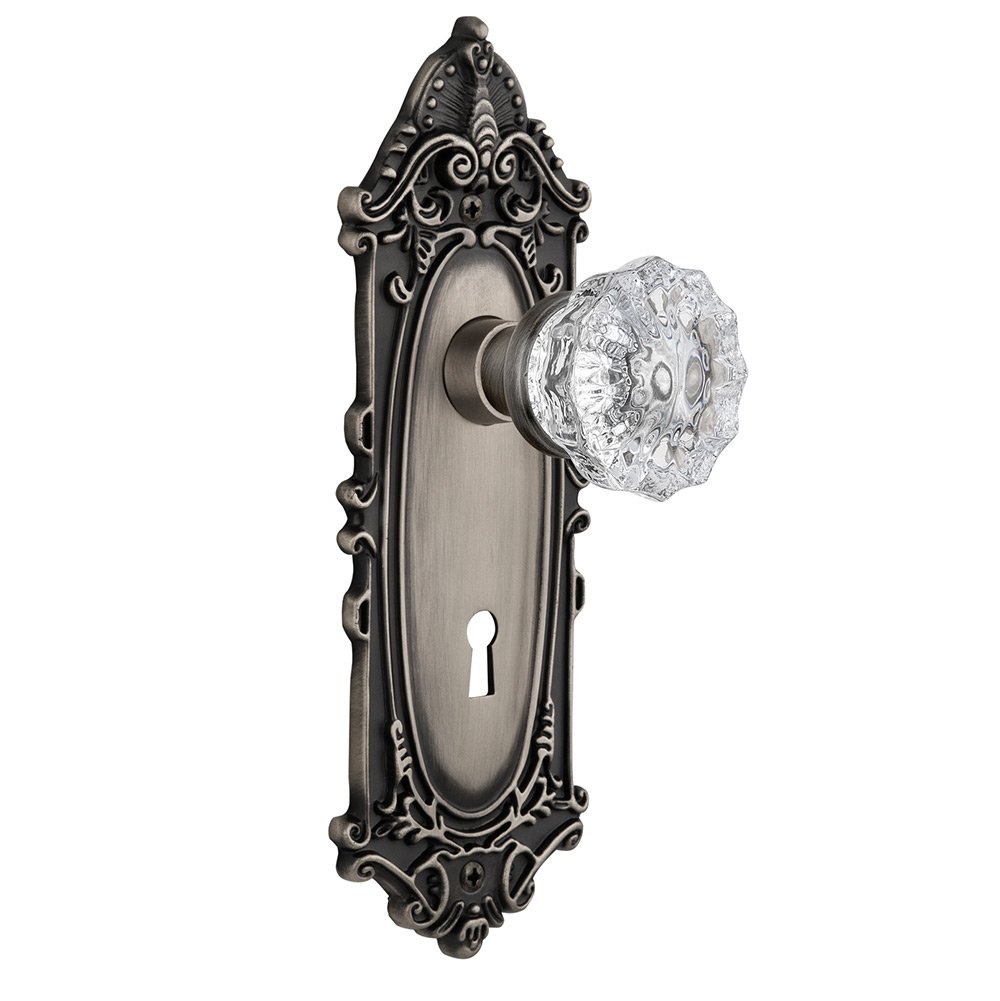 Privacy Victorian Plate with Keyhole and Crystal Glass Door Knob in Antique Pewter