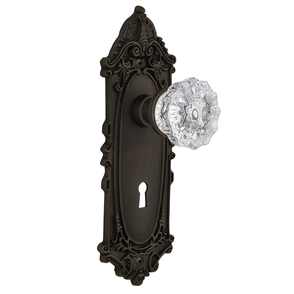 Passage Victorian Plate with Keyhole and Crystal Glass Door Knob in Oil-Rubbed Bronze