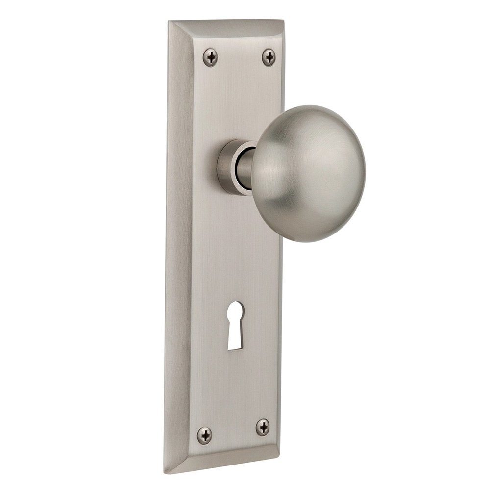Privacy New York Plate with Keyhole and New York Door Knob in Satin Nickel