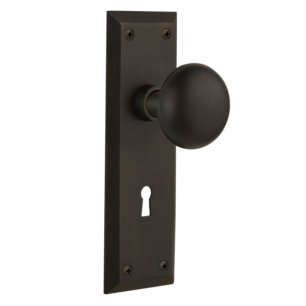 Passage New York Plate with Keyhole and New York Door Knob in Oil-Rubbed Bronze