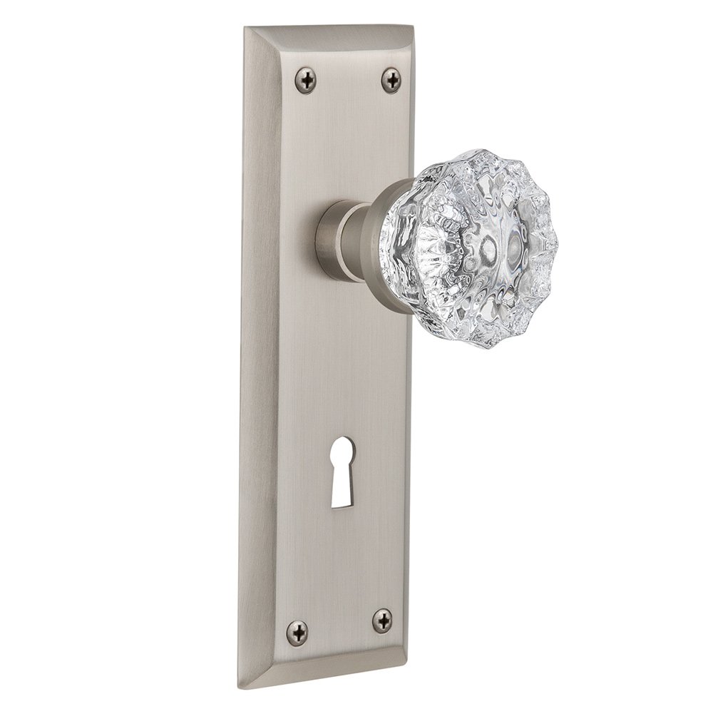 Passage New York Plate with Keyhole and Crystal Glass Door Knob in Satin Nickel