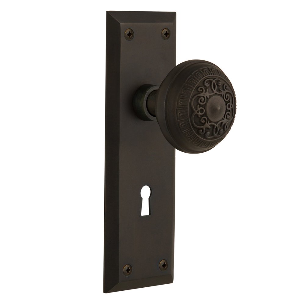 Passage New York Plate with Keyhole and Egg & Dart Door Knob in Oil-Rubbed Bronze