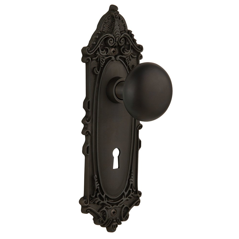 Passage Victorian Plate with Keyhole and New York Door Knob in Oil-Rubbed Bronze