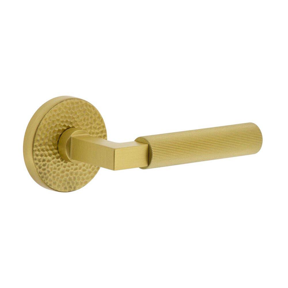 Circolo Hammered Rosette Passage with Contempo Fluted Lever in Satin Brass